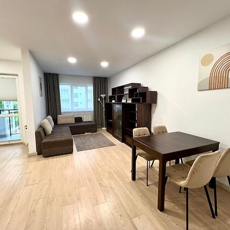 Osapart Comfortable Apartment In A Complex Great Britain Leópolis Exterior foto
