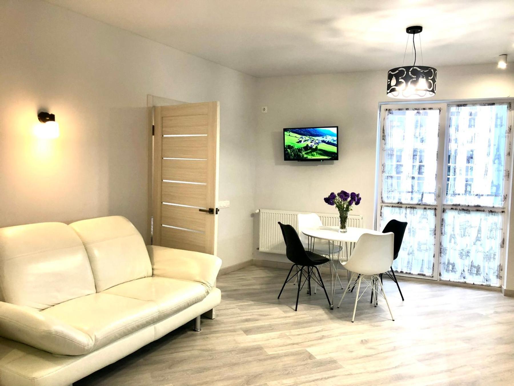 Osapart Comfortable Apartment In A Complex Great Britain Leópolis Exterior foto