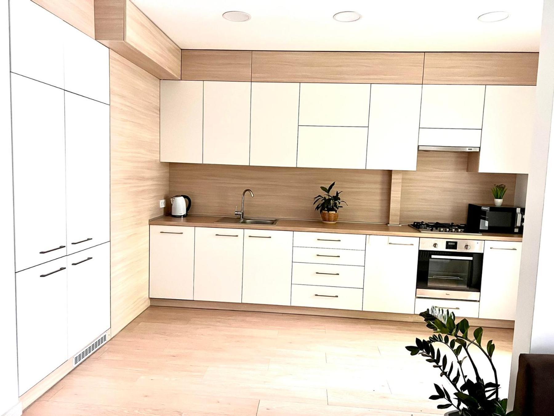 Osapart Comfortable Apartment In A Complex Great Britain Leópolis Exterior foto